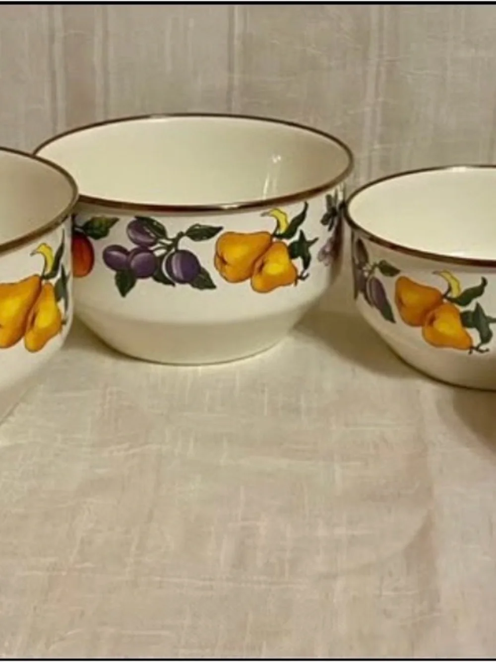 Vintage TableTops Unlimited Essence Fruit Enamelware Bowls Set of 4
